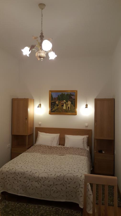 Authentic Akacfa Apartment Budapest Exteriör bild