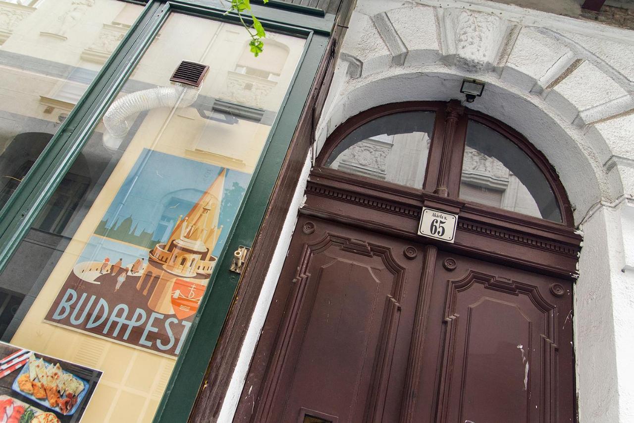 Authentic Akacfa Apartment Budapest Exteriör bild