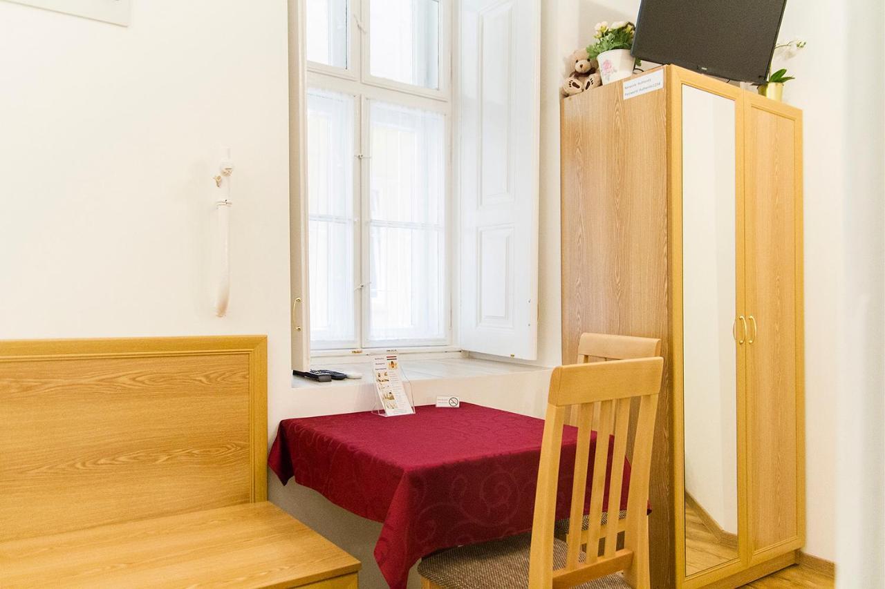 Authentic Akacfa Apartment Budapest Exteriör bild