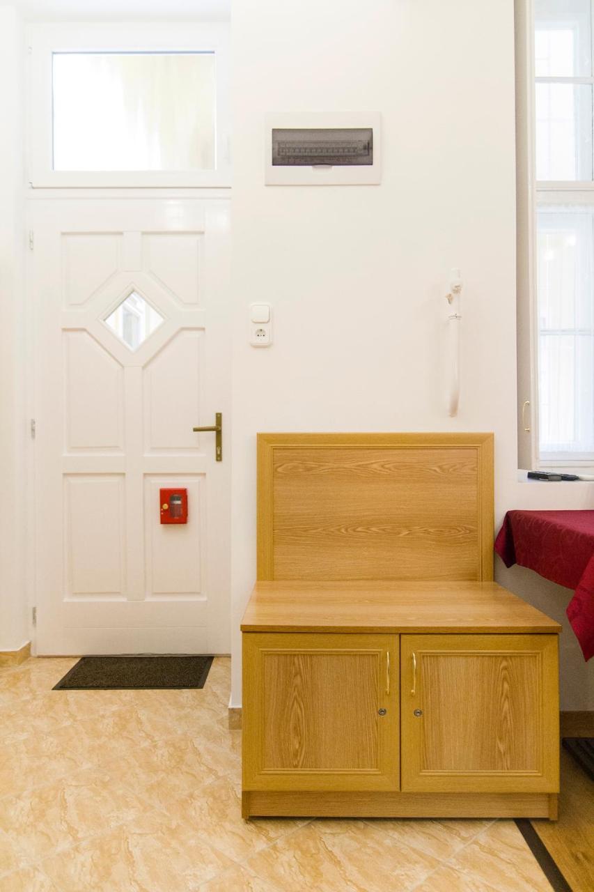 Authentic Akacfa Apartment Budapest Exteriör bild