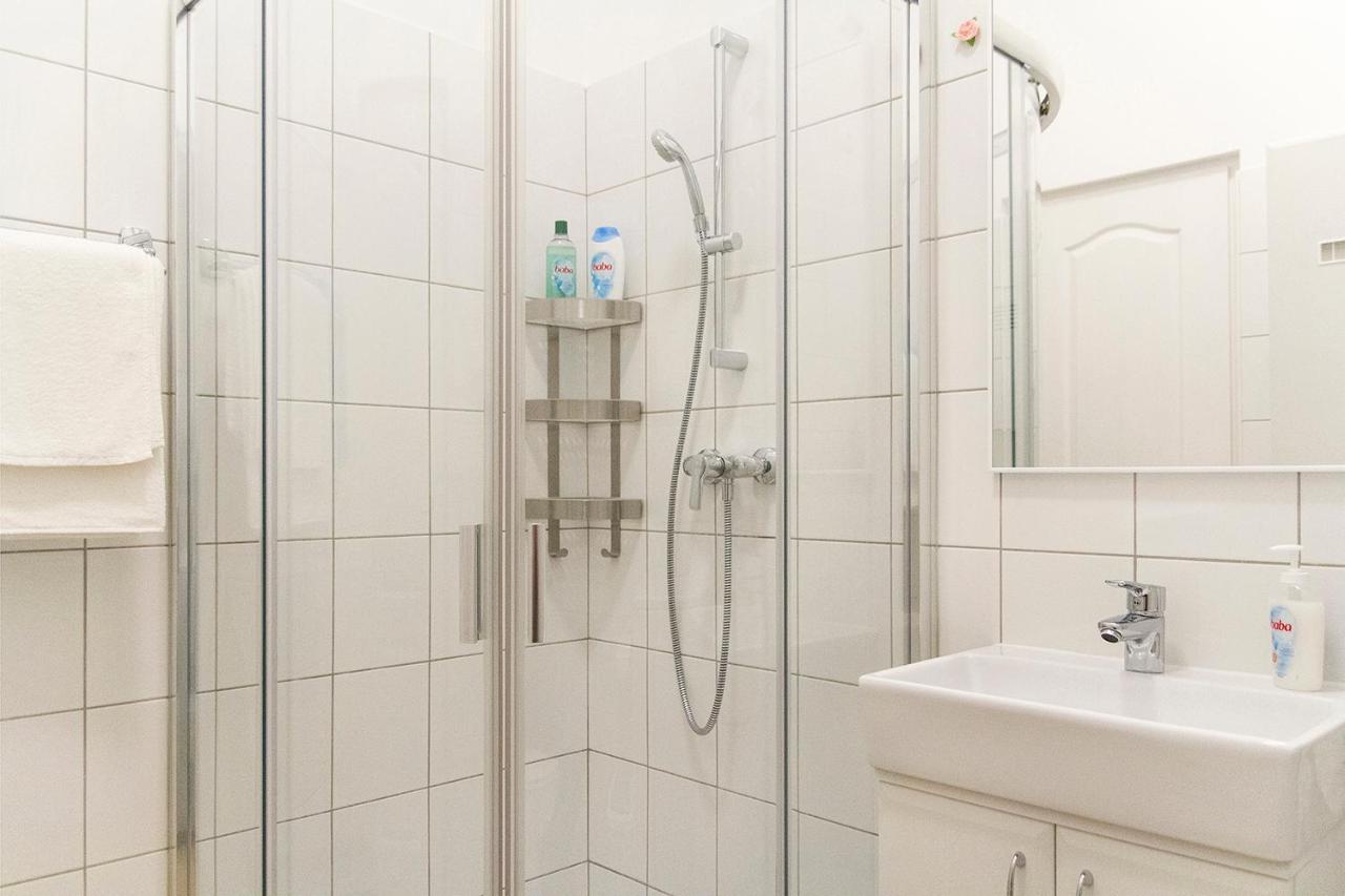 Authentic Akacfa Apartment Budapest Exteriör bild