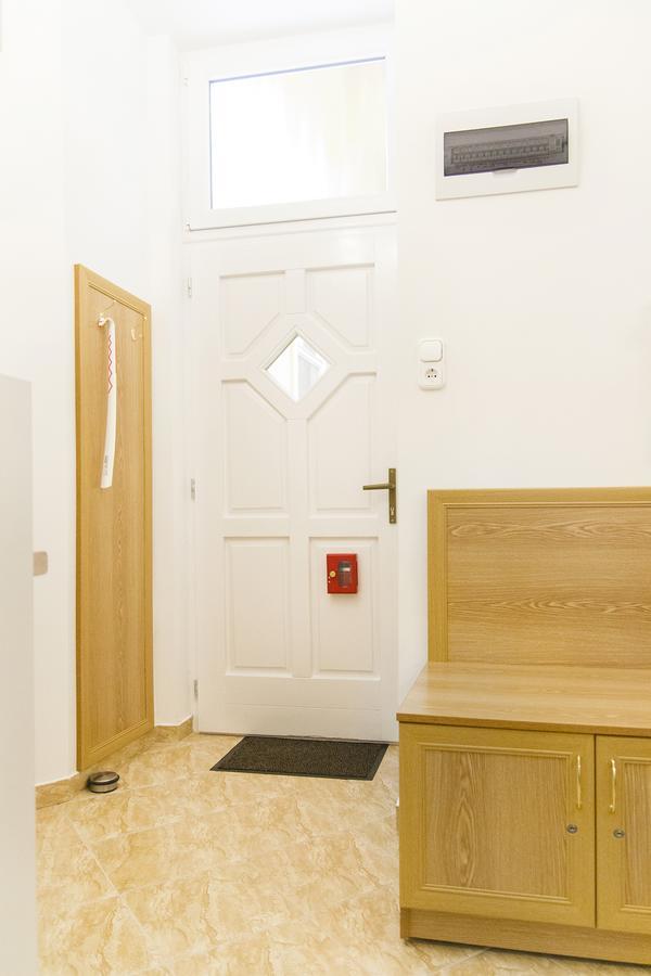 Authentic Akacfa Apartment Budapest Exteriör bild